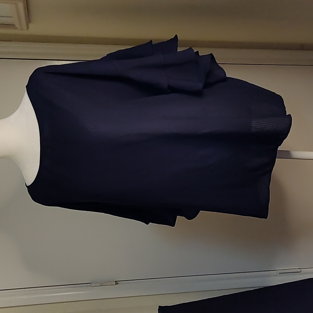 🦋 H&M Dark Blue Top, size 12